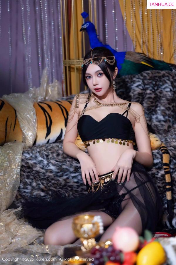 綺裡嘉 绮里嘉 [XiuRen]高清写真图 2025.03.14 No.10018 绮里嘉ula 黑丝美腿第16张图片